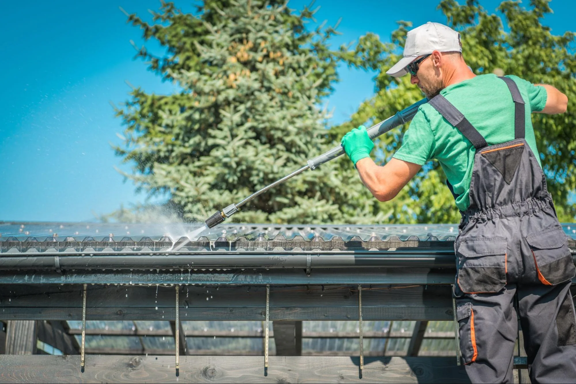 Roof Pressure Washing vs. Soft Washing: Which Is Better for Your Home?