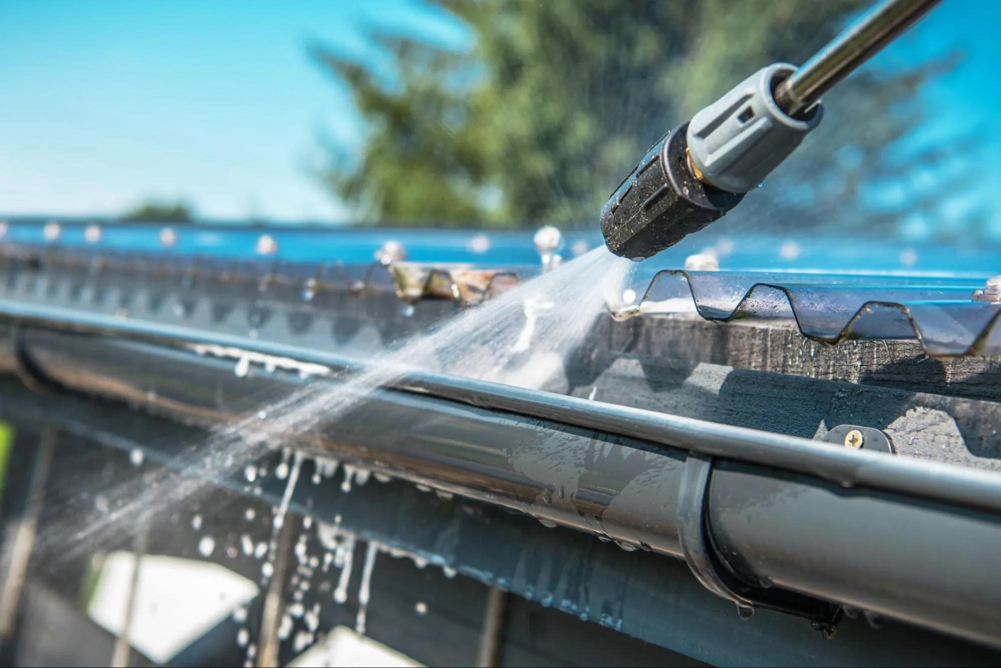 Benefits of Hiring a Pressure Washing Business